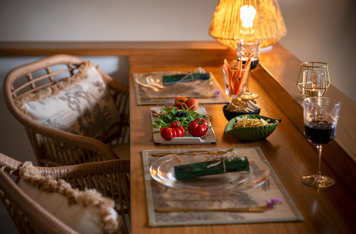 Alojamiento-para-dos-personas-entre-alava-y-la-rioja-alavesa-cocina-suite-curry-01